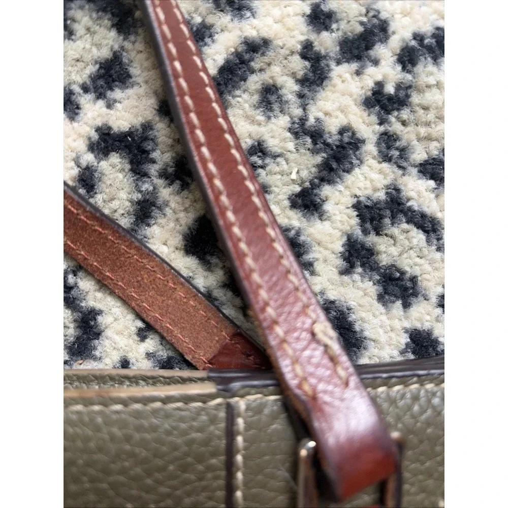 Dooney & Bourke 👜 dooney